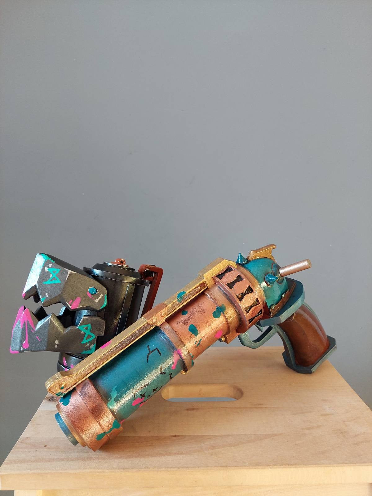 Jinx cosplay commissions