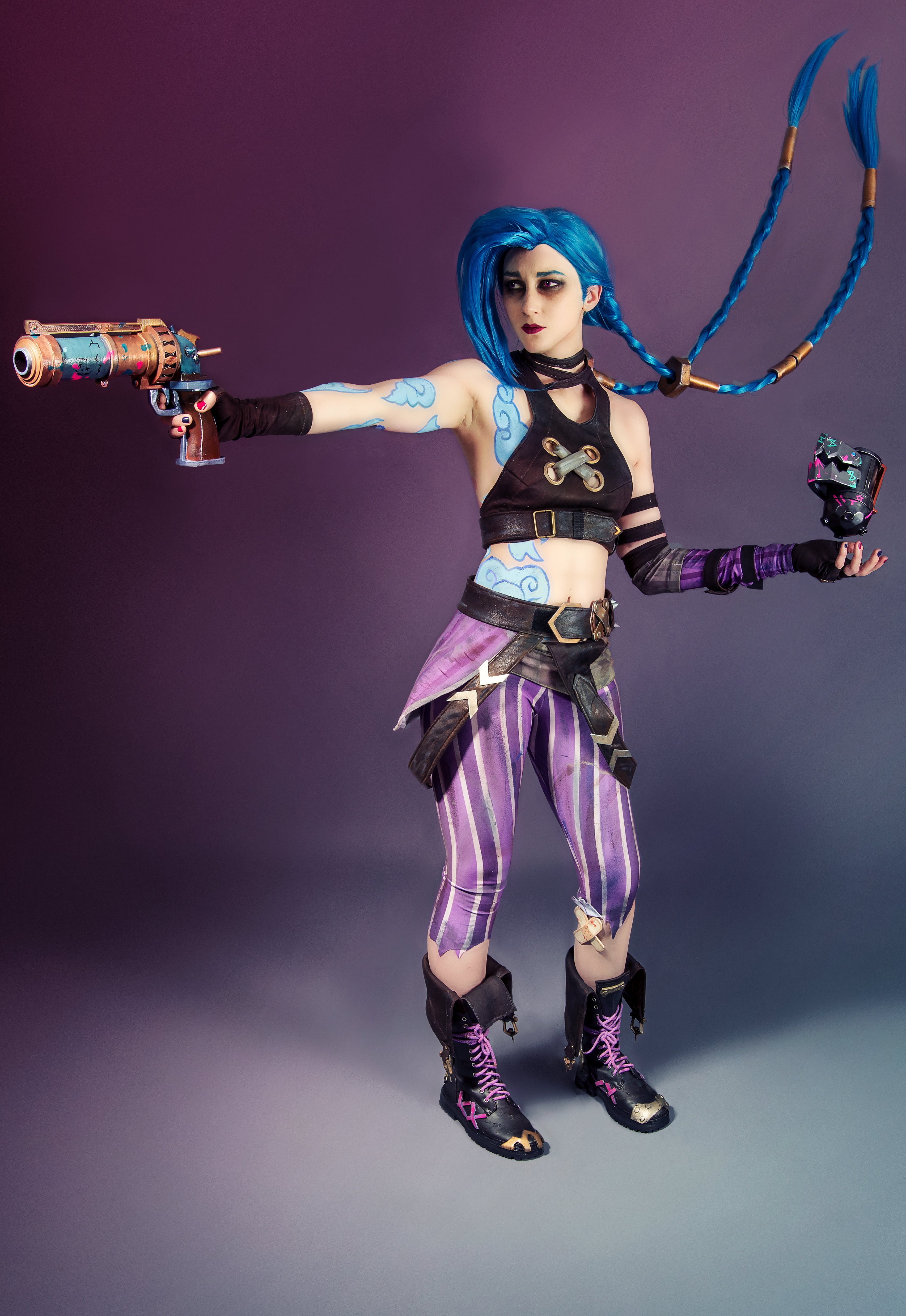 Jinx Cosplay from League of popular Legends