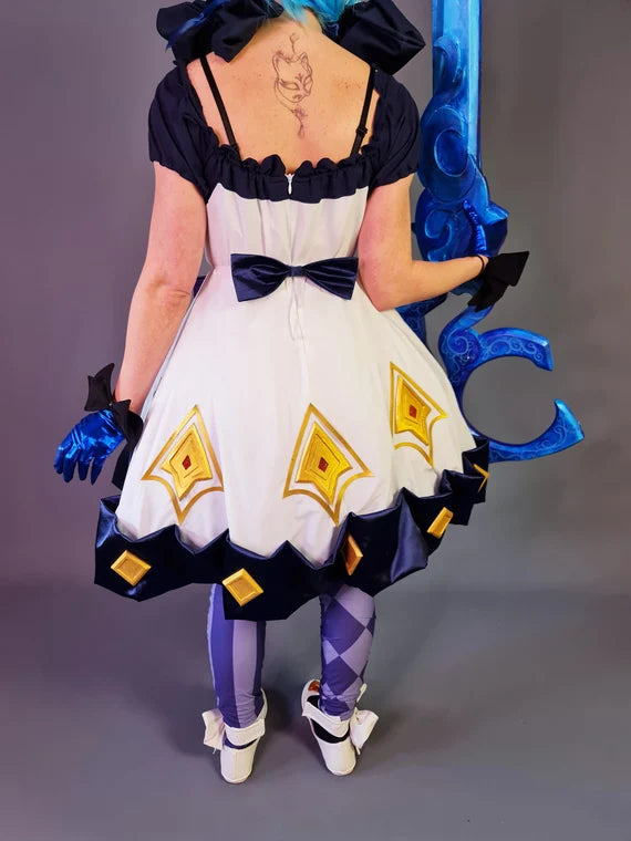 Gwen cosplay  League of Legends